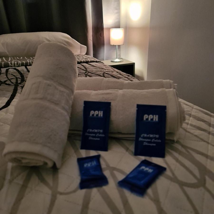 Hostal Vara Madrid Kültér fotó
