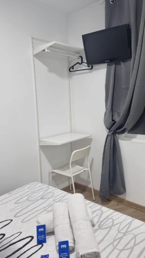 Hostal Vara Madrid Kültér fotó
