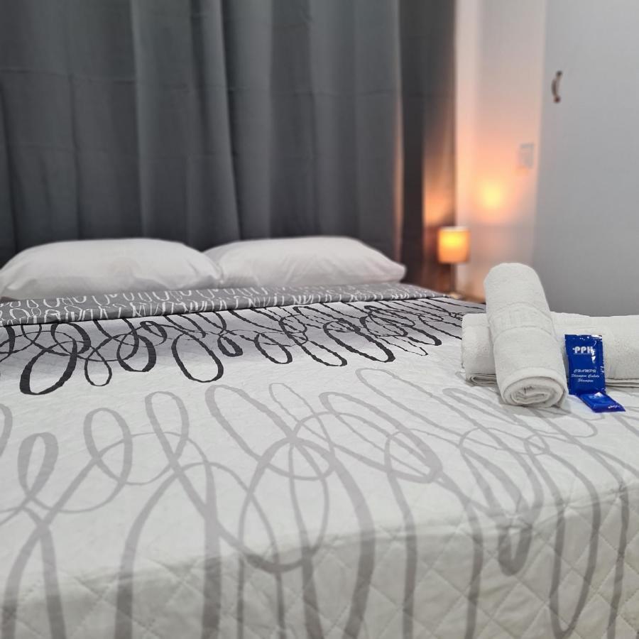 Hostal Vara Madrid Kültér fotó