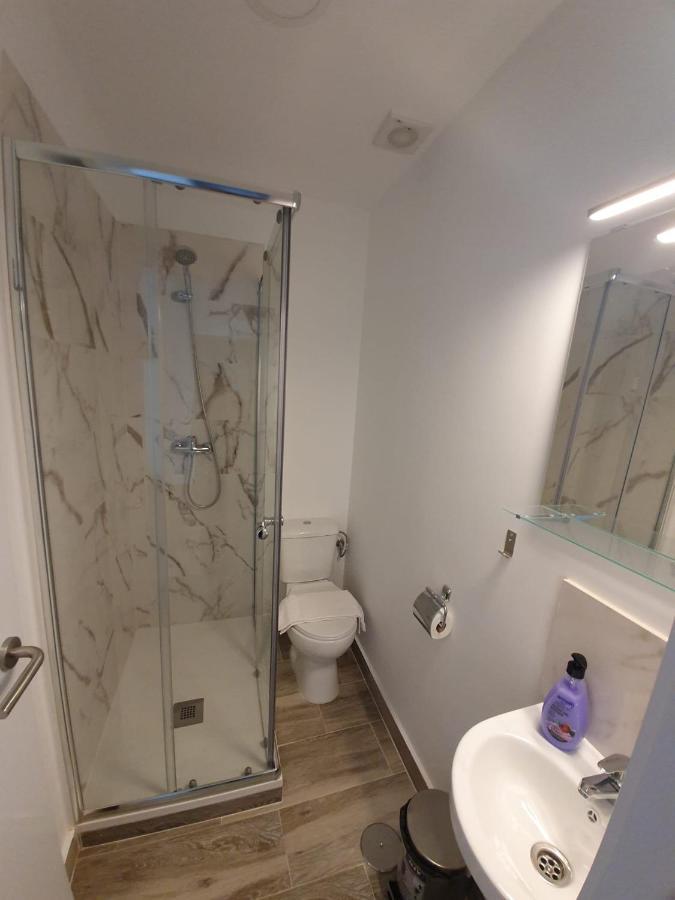 Hostal Vara Madrid Kültér fotó